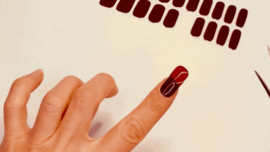 Shape your gel nail stickers